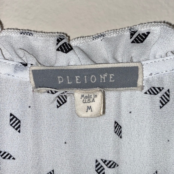 Pleione Patterned Blouse - Picture 4 of 4
